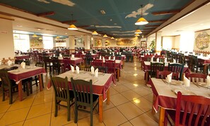 Lunch and dinner served  - Hospedaria Frangaria (Faro)