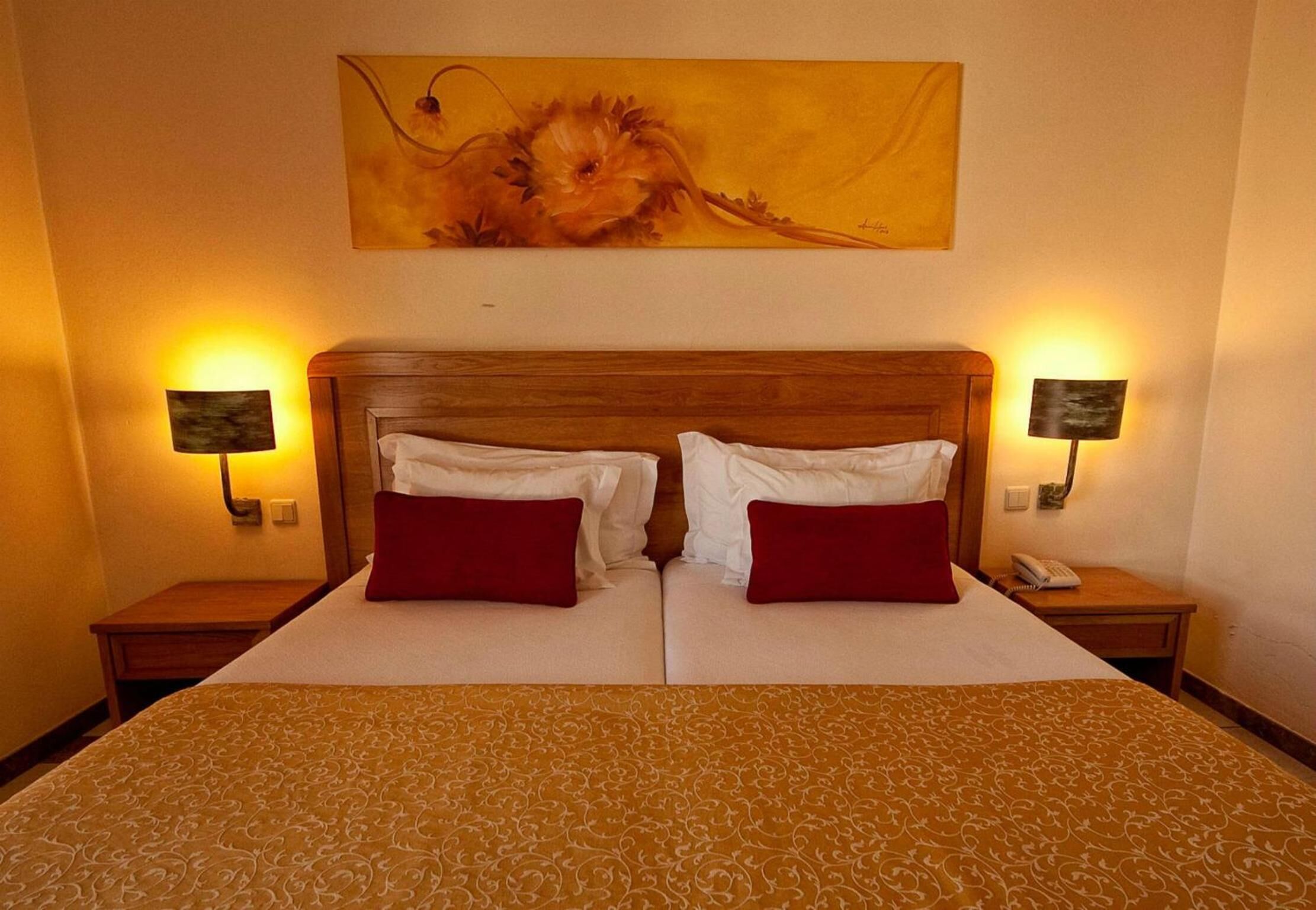 minibar, desk, soundproofing, free cots/infant beds