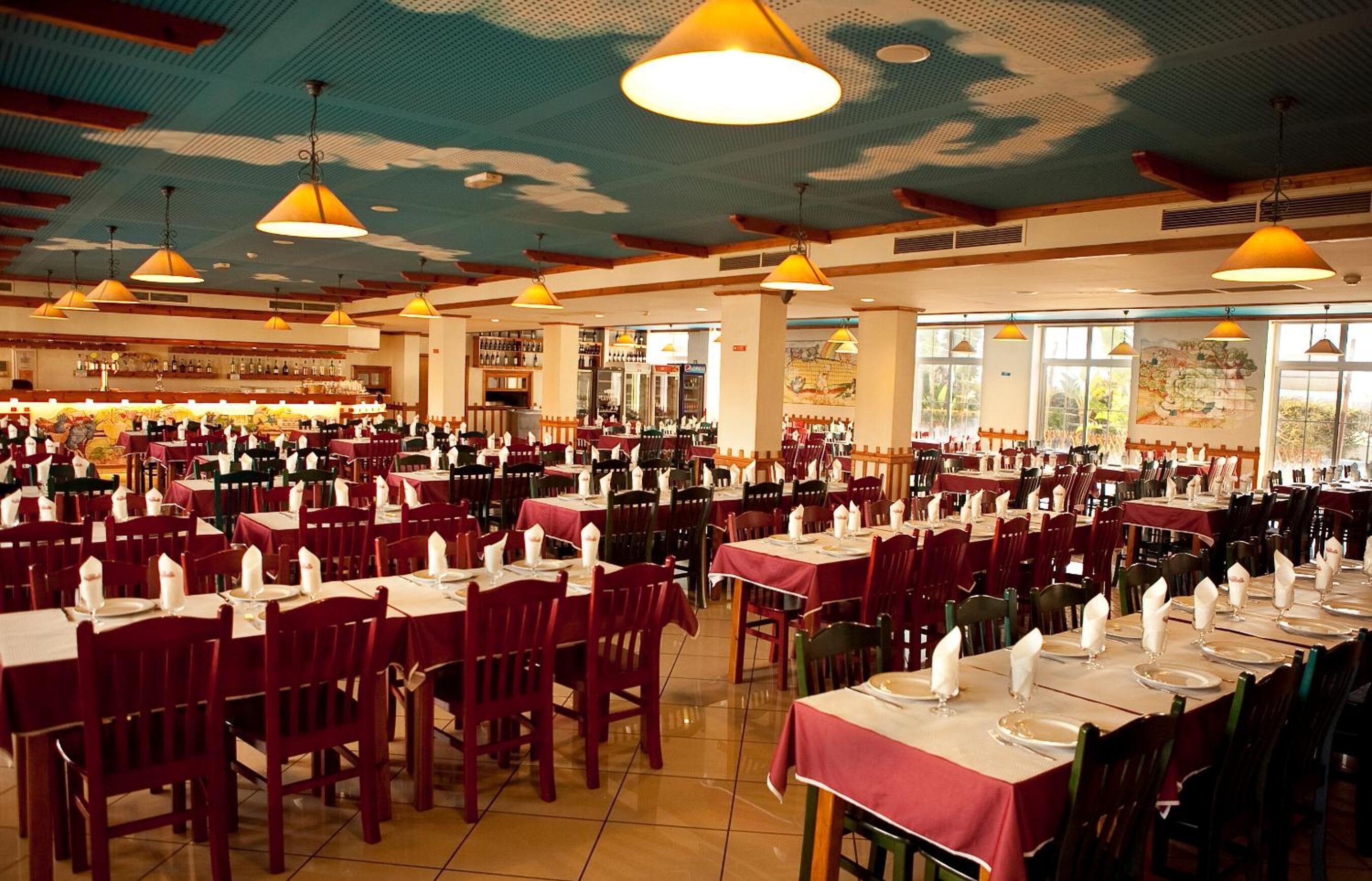 lunch and dinner served, portuguese cuisine