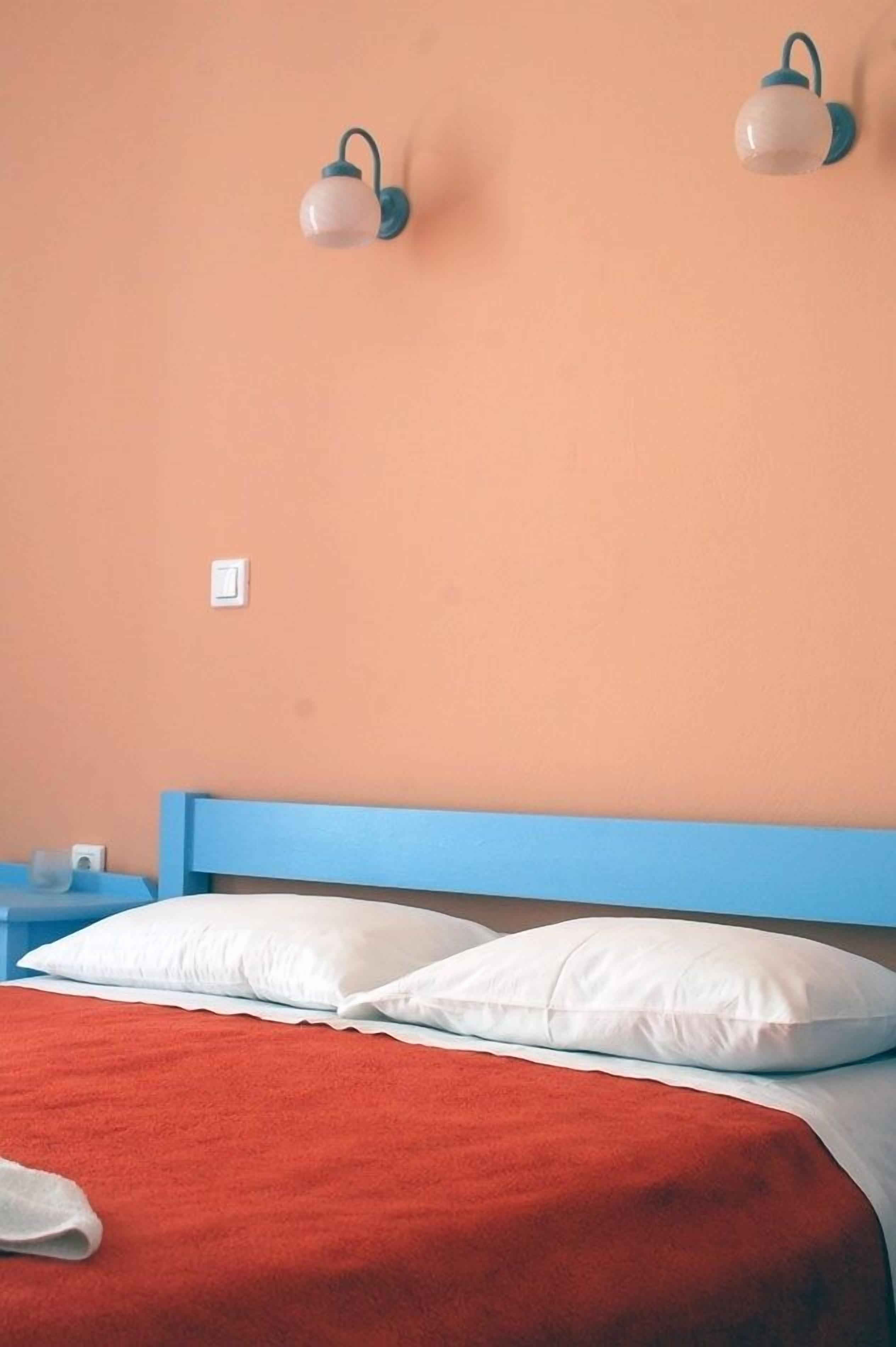 standard room | minibar, bed sheets