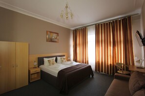 Double or Twin Room | Desk, iron/ironing board, free WiFi
