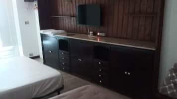 三人房不含早餐 具有私人浴室 | 办公桌、免费 WiFi