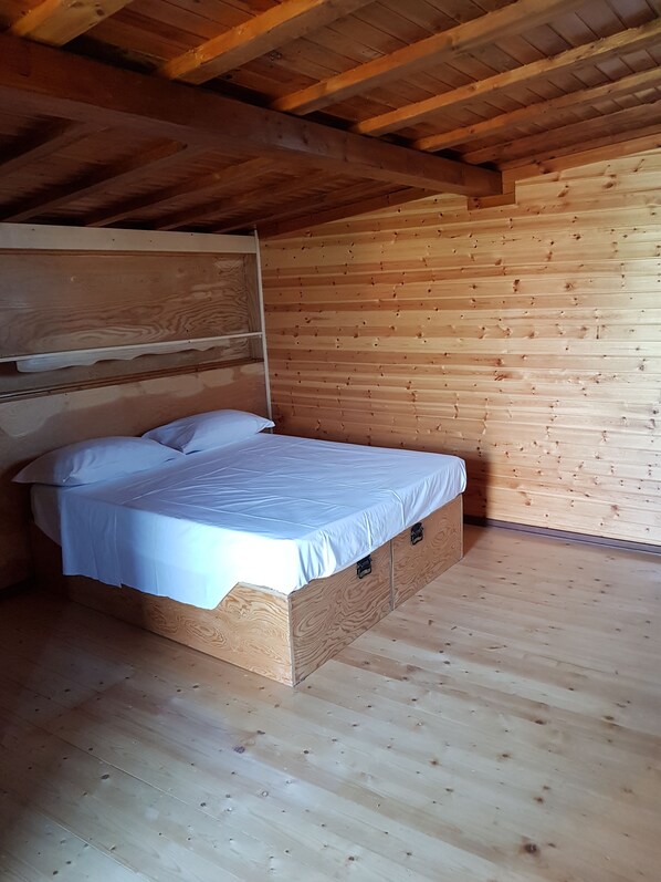 Chambre, 1 lit double | Bureau, Wi-Fi gratuit
