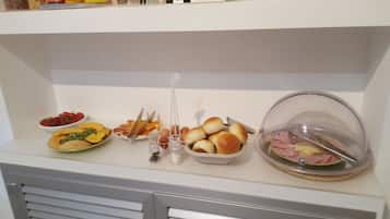 Petit déjeuner buffet servi tous les jours en supplément