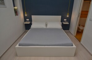 Premium bedding, individually decorated, iron/ironing board, free WiFi