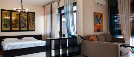 Select Comfort-bedden, een minibar, een kluis op de kamer, een bureau