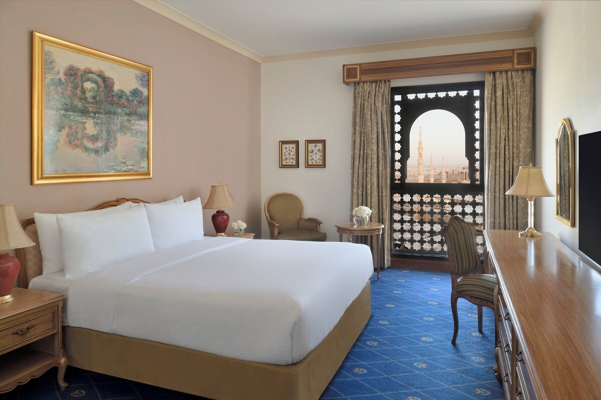 Minibar, in-room safe, desk, blackout drapes