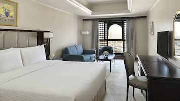 Premium Room, 1 King Bed (Haram View) | 1 bedroom, minibar, in-room safe, desk