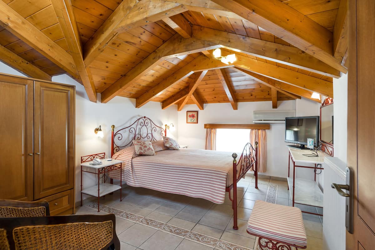 Suite, 1 Bedroom, Partial Sea View | Premium bedding, in-room safe, desk, laptop workspace