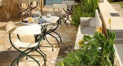 Andreolas Luxury Suites