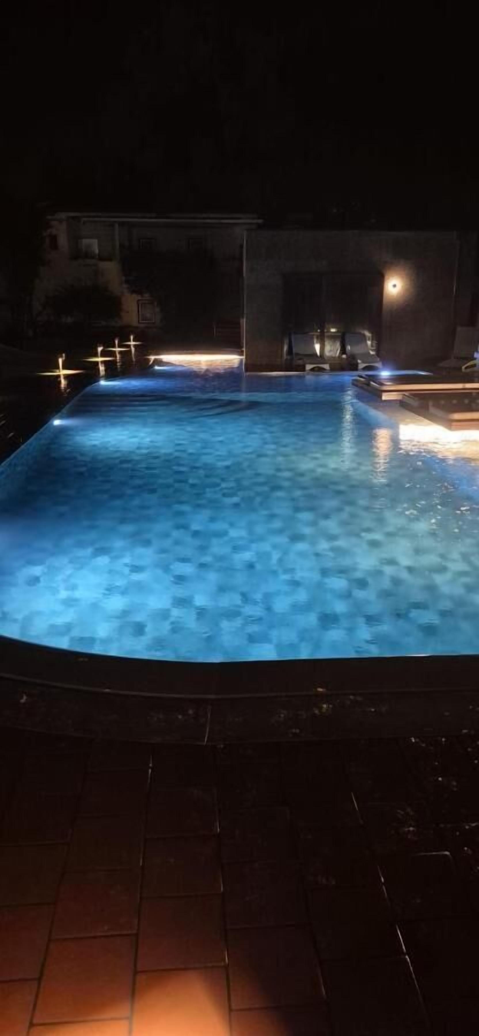 outdoor pool, pool loungers