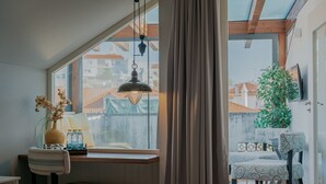 Suite – president | 3 soverom, sengetøy av topp kvalitet, skrivebord og lydisolert