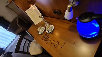 Ameublement personnalisé, bureau, lits pliants/supplémentaires