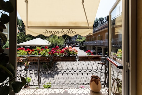 Terraza o patio. Albergo Amici