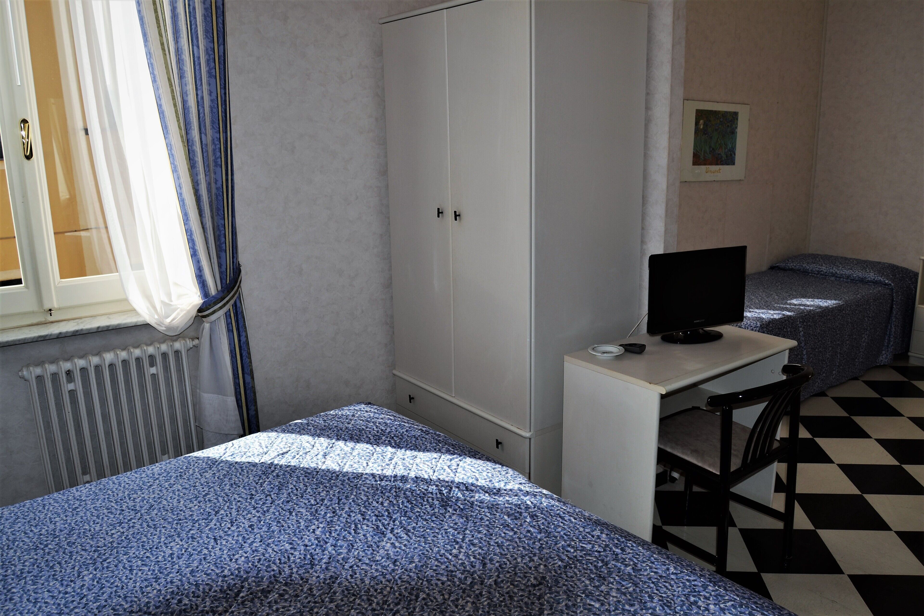 triple room | minibar, in-room safe, desk, free wifi