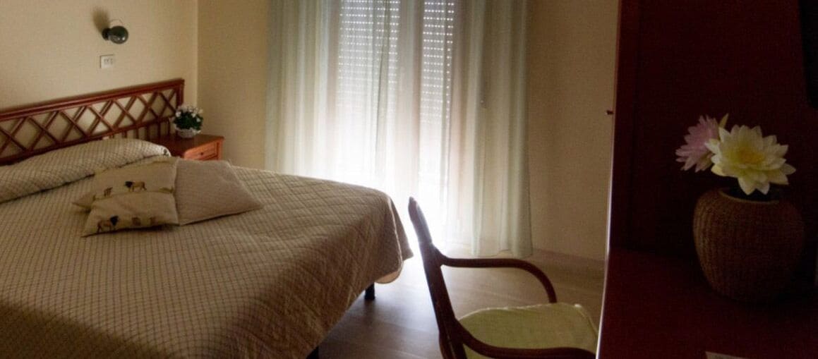 minibar, in-room safe, desk, free wifi