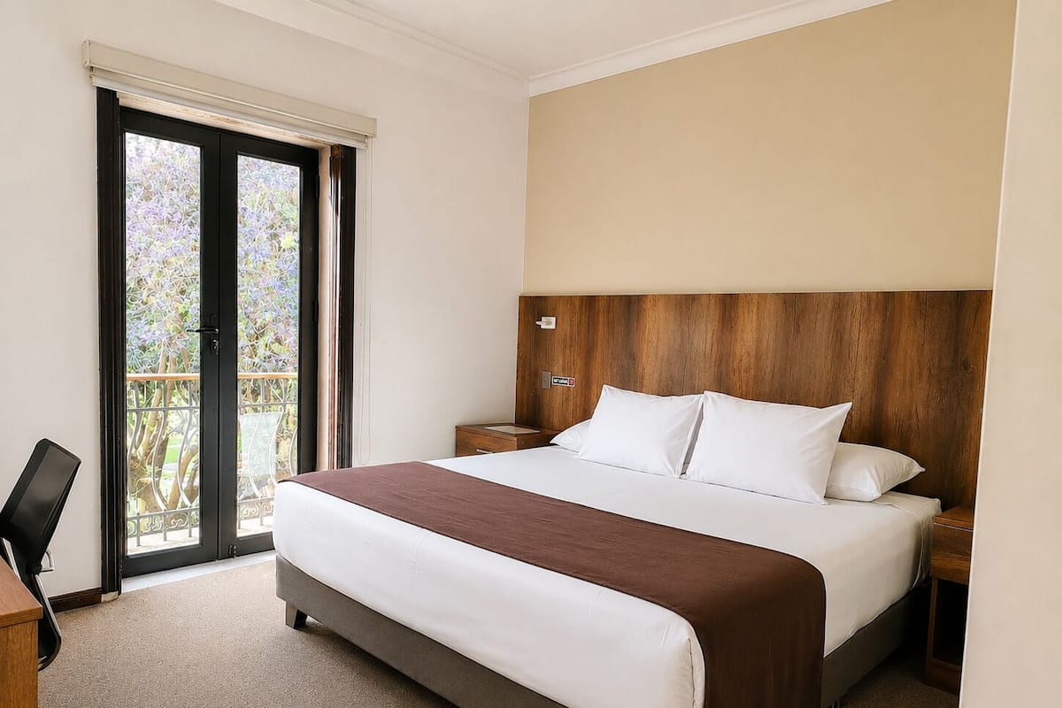 Deluxe Double Room, Park View | Down comforters, minibar, in-room safe, desk