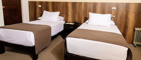 Kahden hengen standard-huone (kaksi sänkyä) | Untuvapeitot, minibaari, tallelokero huoneessa