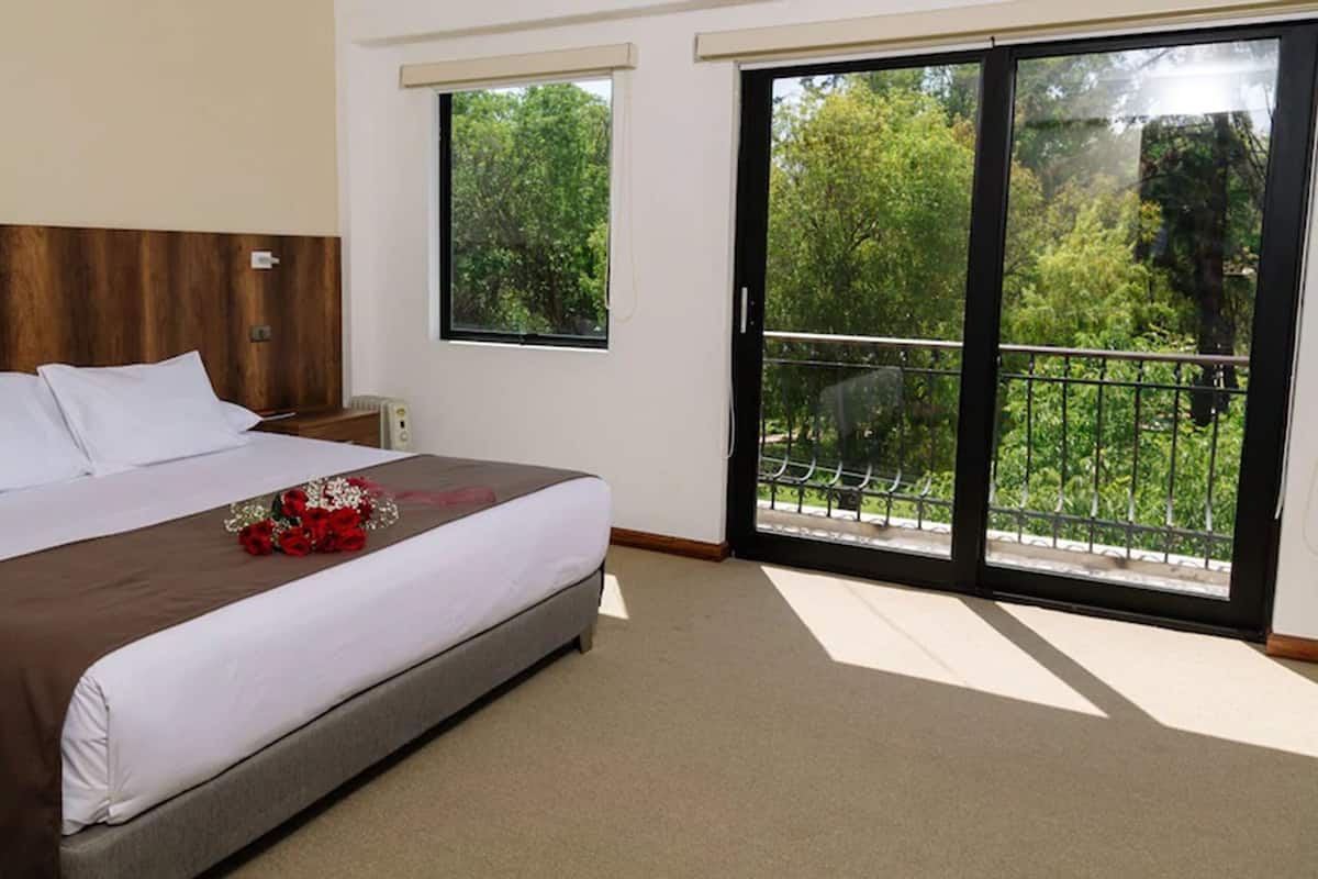 Down duvets, minibar, in-room safe, individually decorated