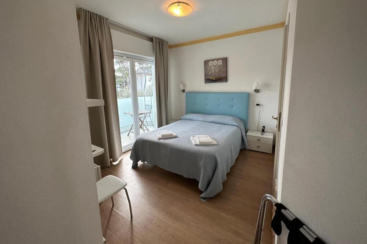 Double or Twin Room (Balcone) | In-room safe, desk, free WiFi, bed sheets