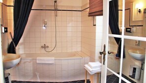 Comfort Studio Suite, 1 Bedroom | Bathroom