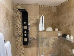 Premium Double Room | Premium bedding, desk, laptop workspace, soundproofing - Hotel le president GARE TGV NIMES PONT DU GARD (Bellegarde)