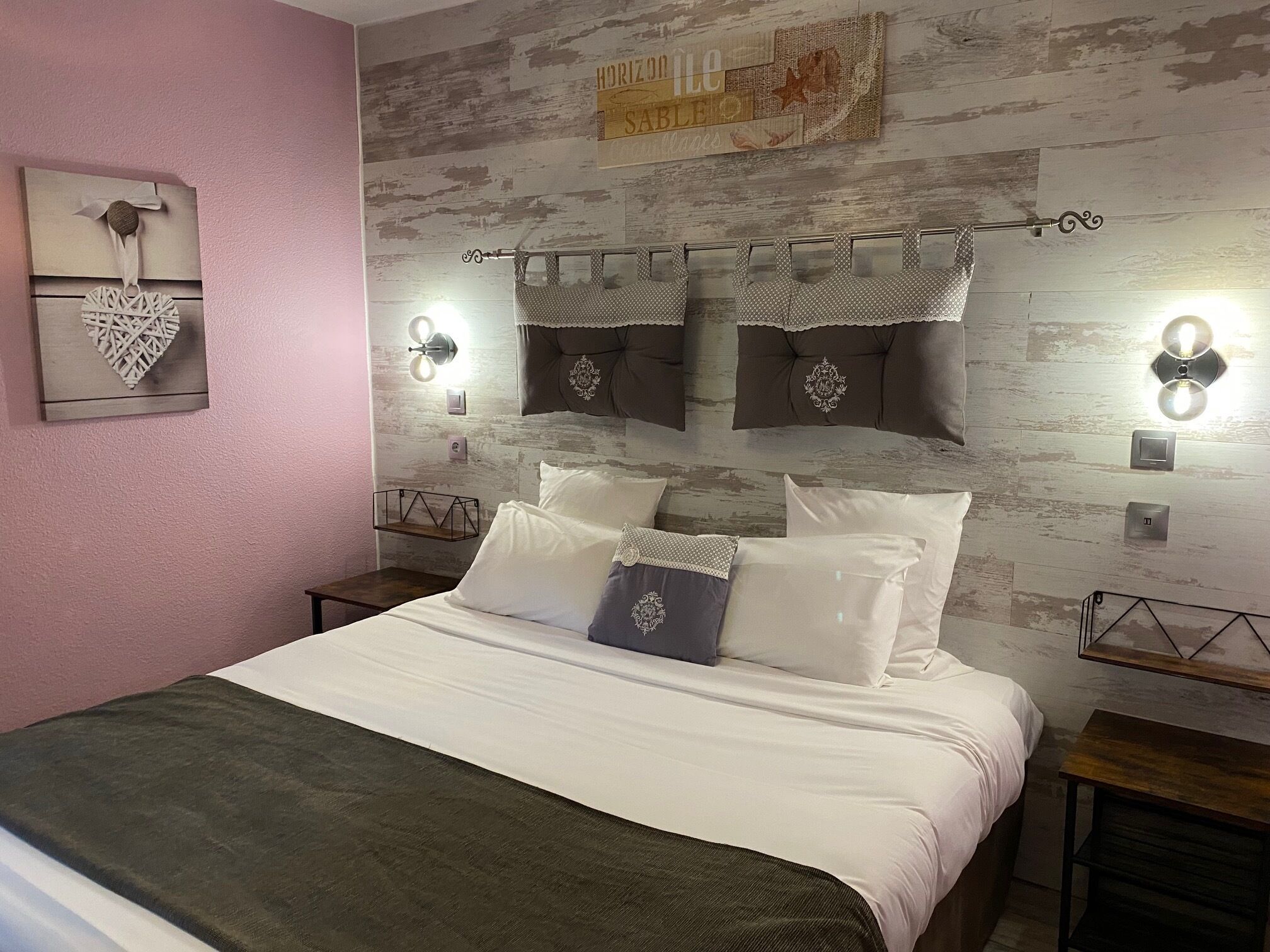 superior double room | 1 bedroom, premium bedding, desk, laptop workspace