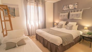 Ropa de cama de alta calidad y escritorio
