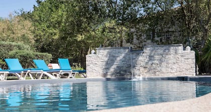 Hotel le president GARE TGV NIMES PONT DU GARD