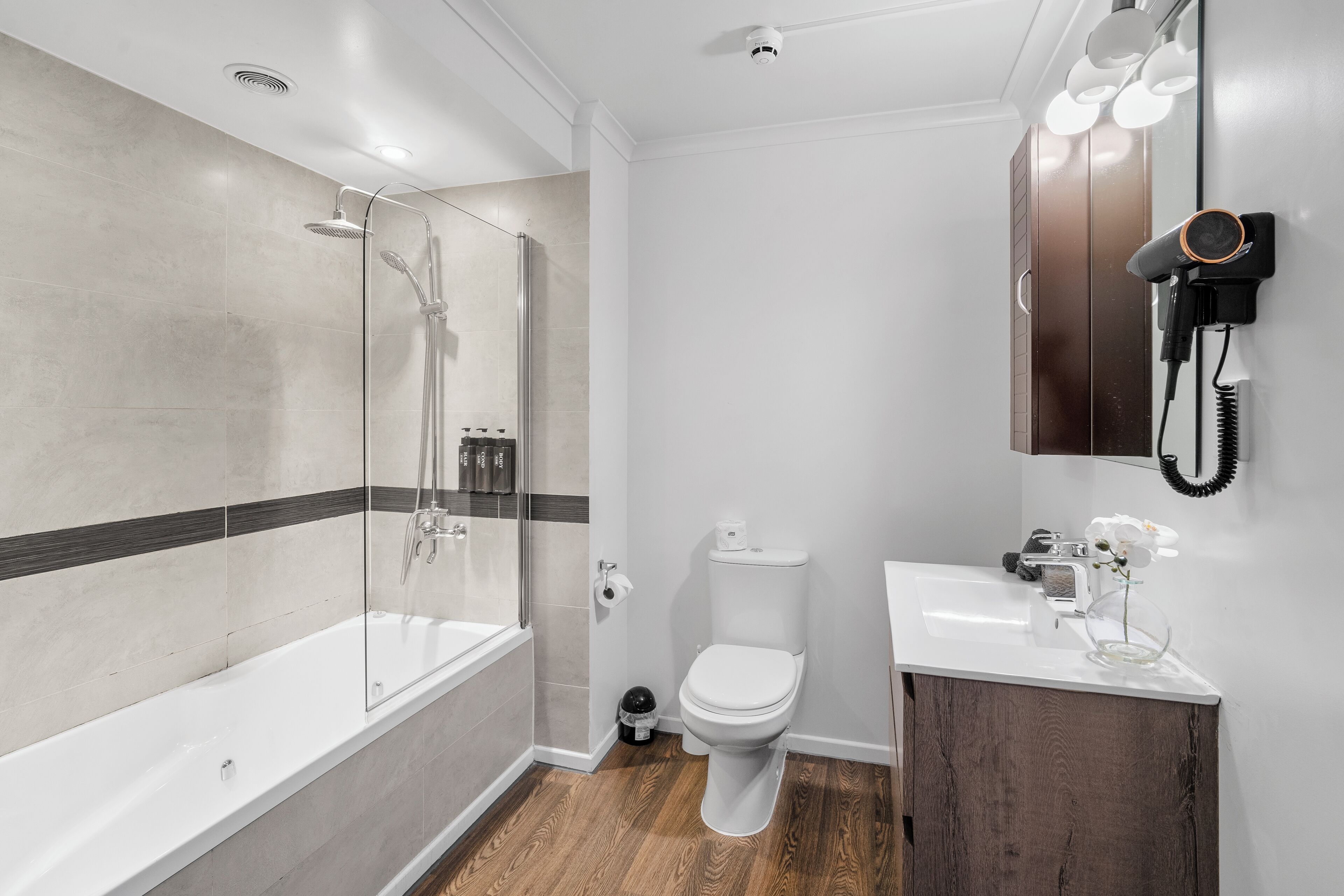 Photo - 136 On Bealey Motel