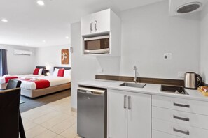 King Twin Kitchen Studio