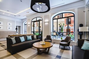 로비 좌석 공간