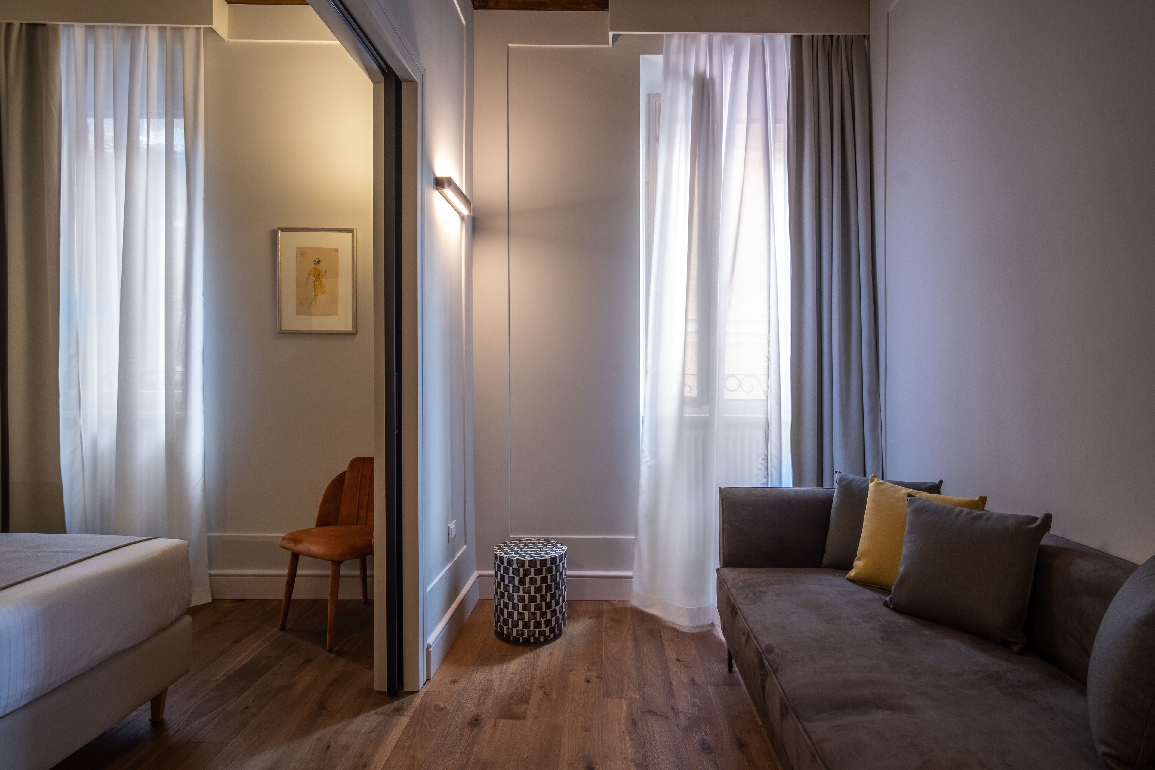 family suite, edificio separato | living area | 32-inch flat-screen tv with satellite channels, tv