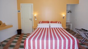 In-room safe, blackout curtains, soundproofing, iron/ironing board - Casa Ruffino (Balestrate)
