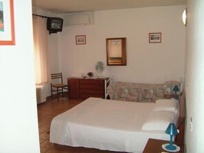 Zimmersafe, Bügeleisen/Bügelbrett, Zustellbetten, kostenloses WLAN