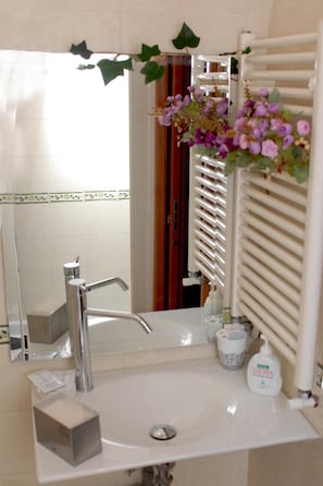 Bathroom - Gerbera Bed & Breakfast (Rome)