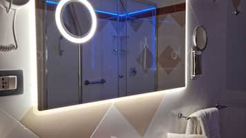 Superior Suite, Tower | Bathroom | Shower, rainfall showerhead, free toiletries, hair dryer