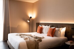 Suite, Hot Tub | Premium bedding, down duvets, free minibar items, in-room safe