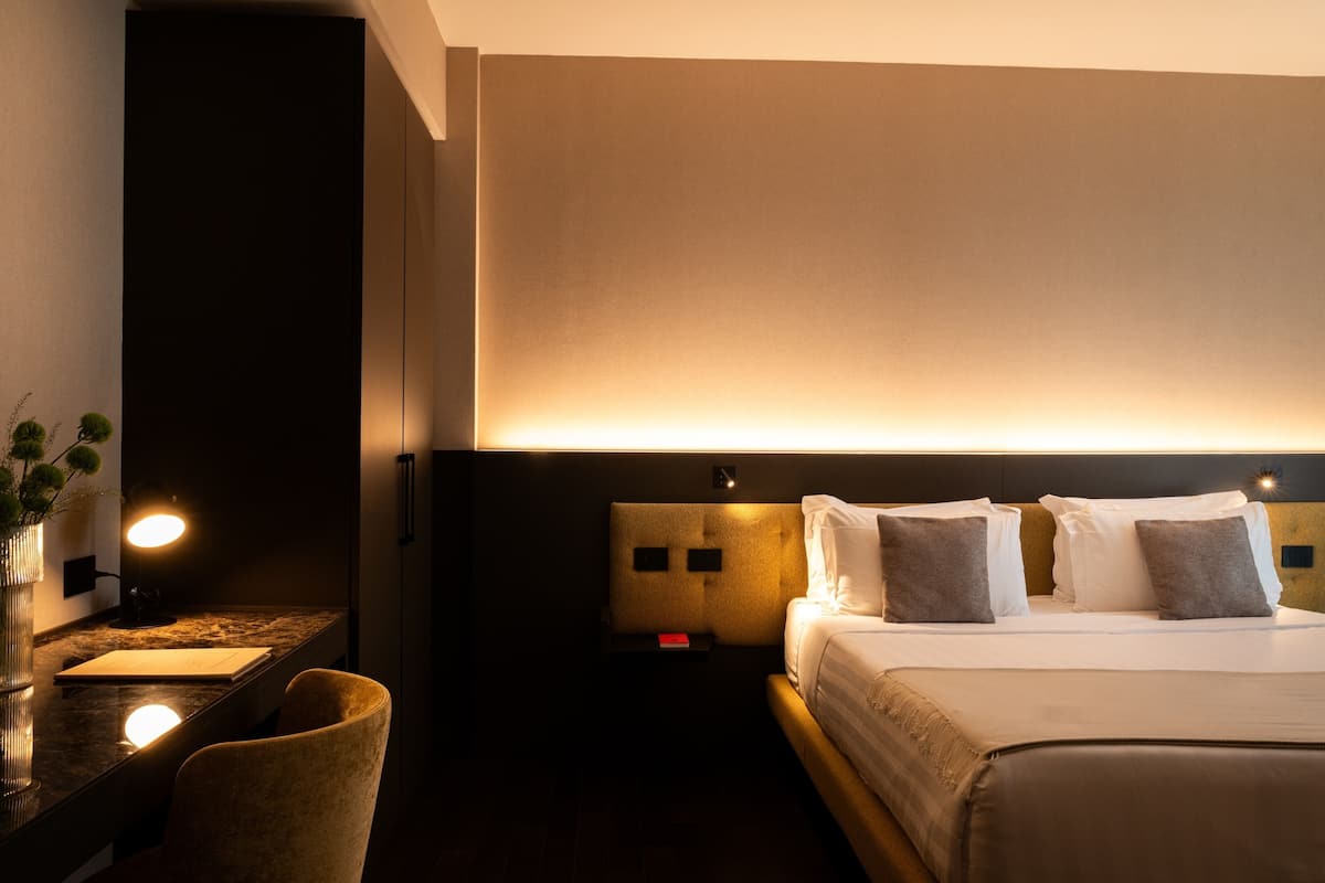 family room, 1 double bed with sofa bed | 1 bedroom, premium bedding, down duvets, free minibar items