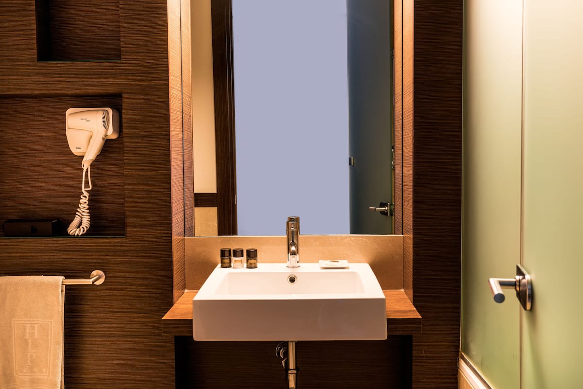 free toiletries, hair dryer, bidet, towels