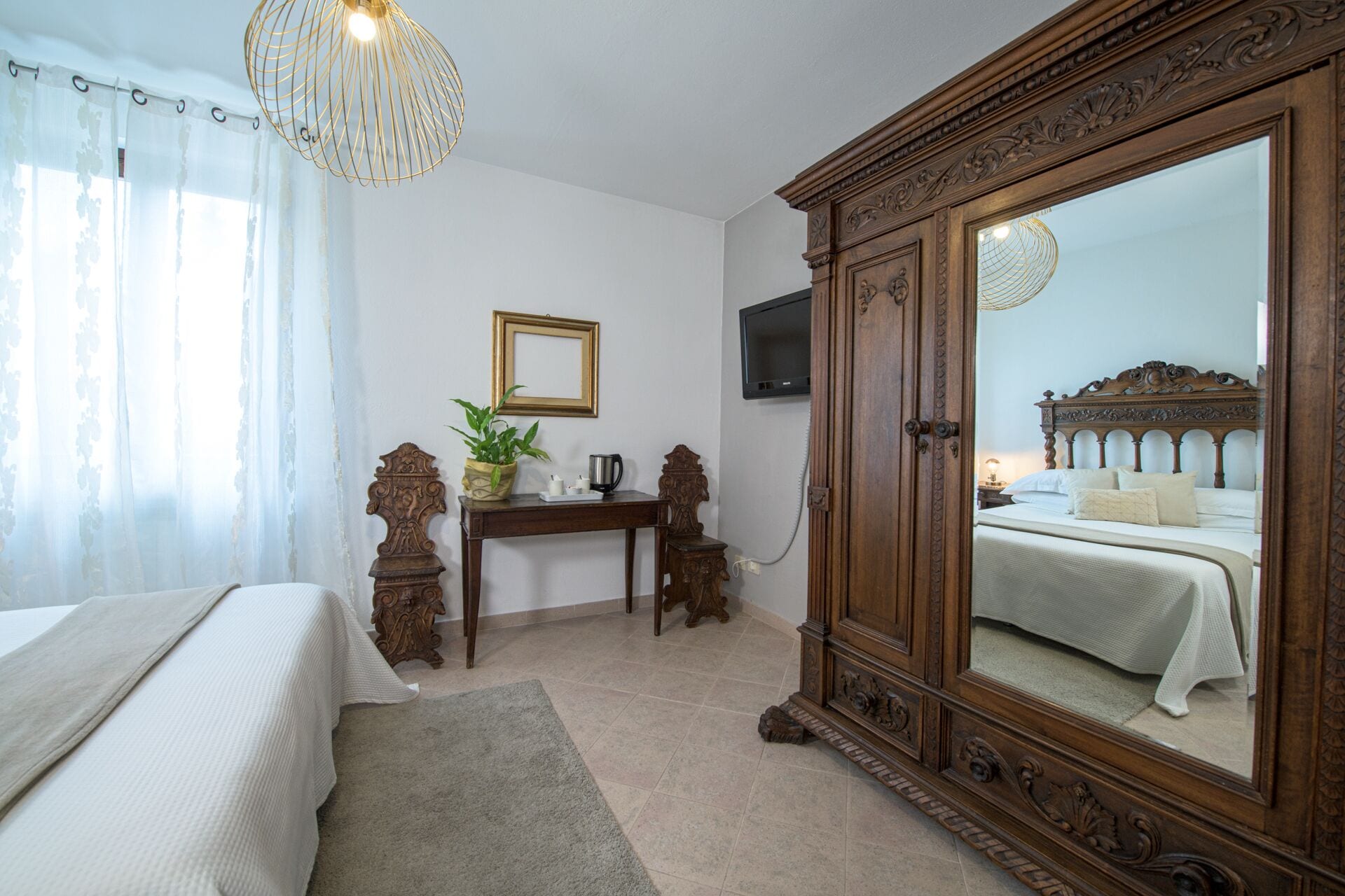 double room | 1 bedroom, minibar, desk, laptop workspace