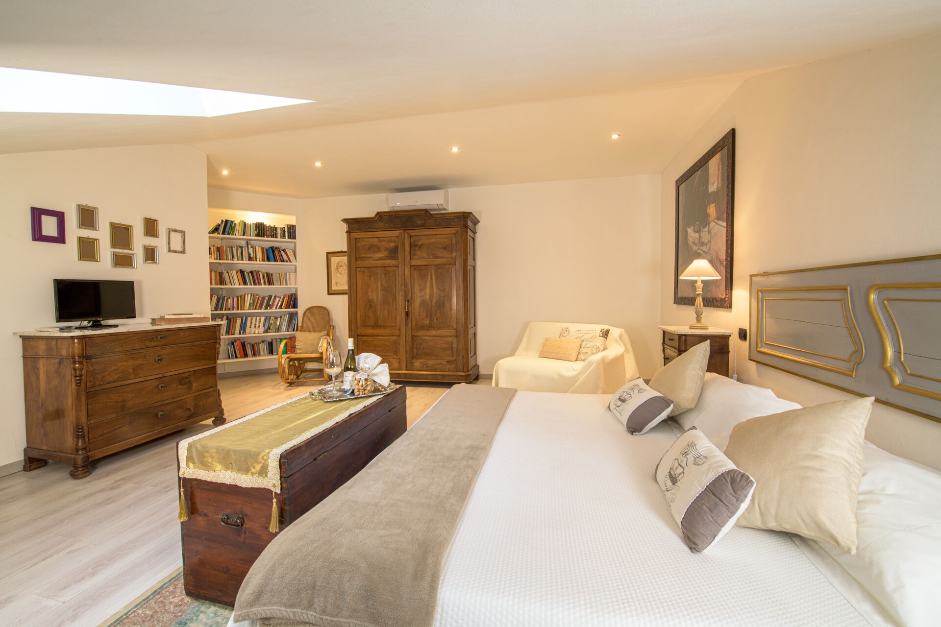 1 bedroom, minibar, desk, laptop workspace