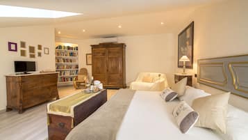 Minibar, Schreibtisch, laptopgeeigneter Arbeitsplatz