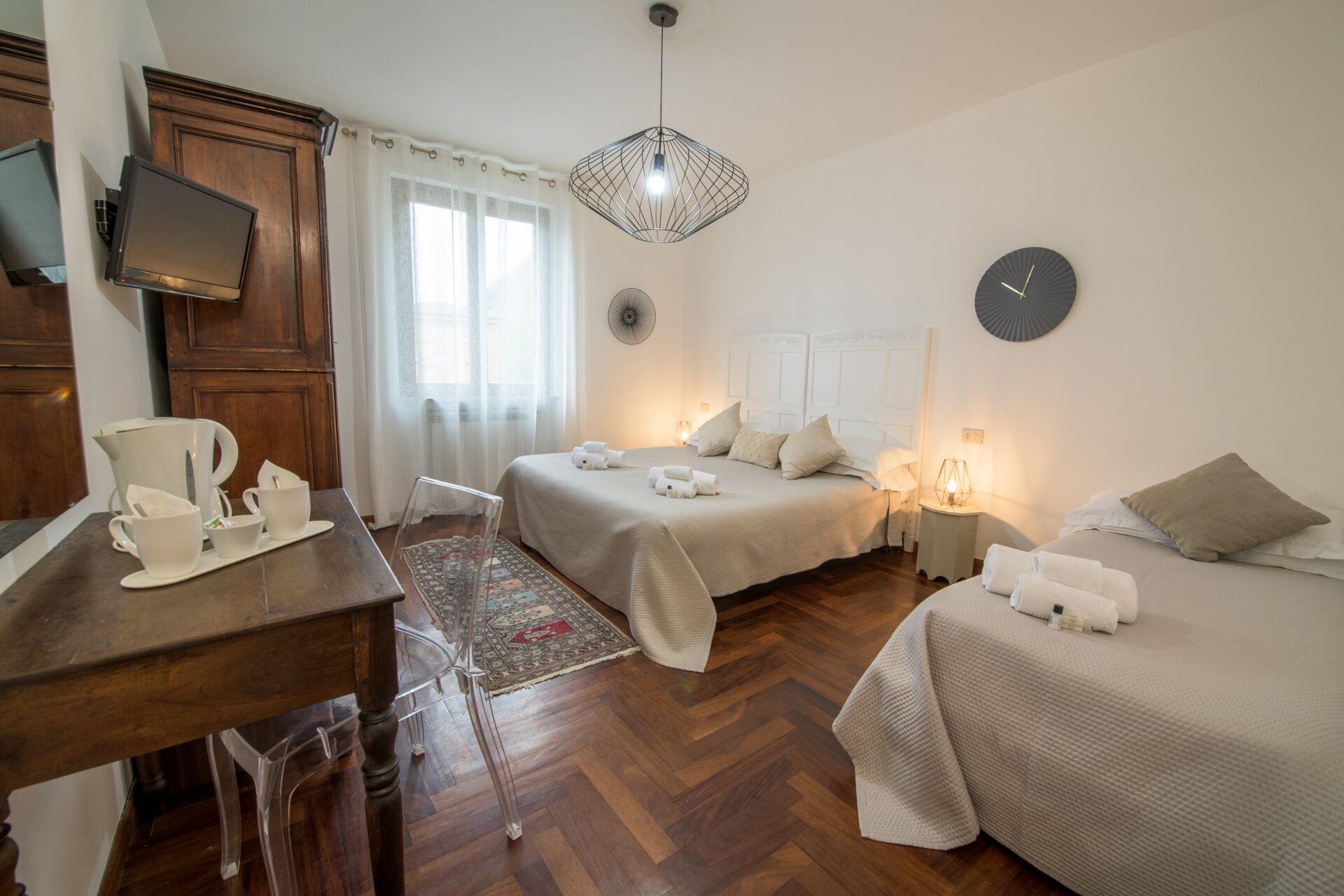 double room | 1 bedroom, minibar, desk, laptop workspace