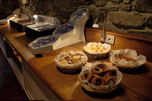Kontinental frokost hver dag (EUR 15 per person)