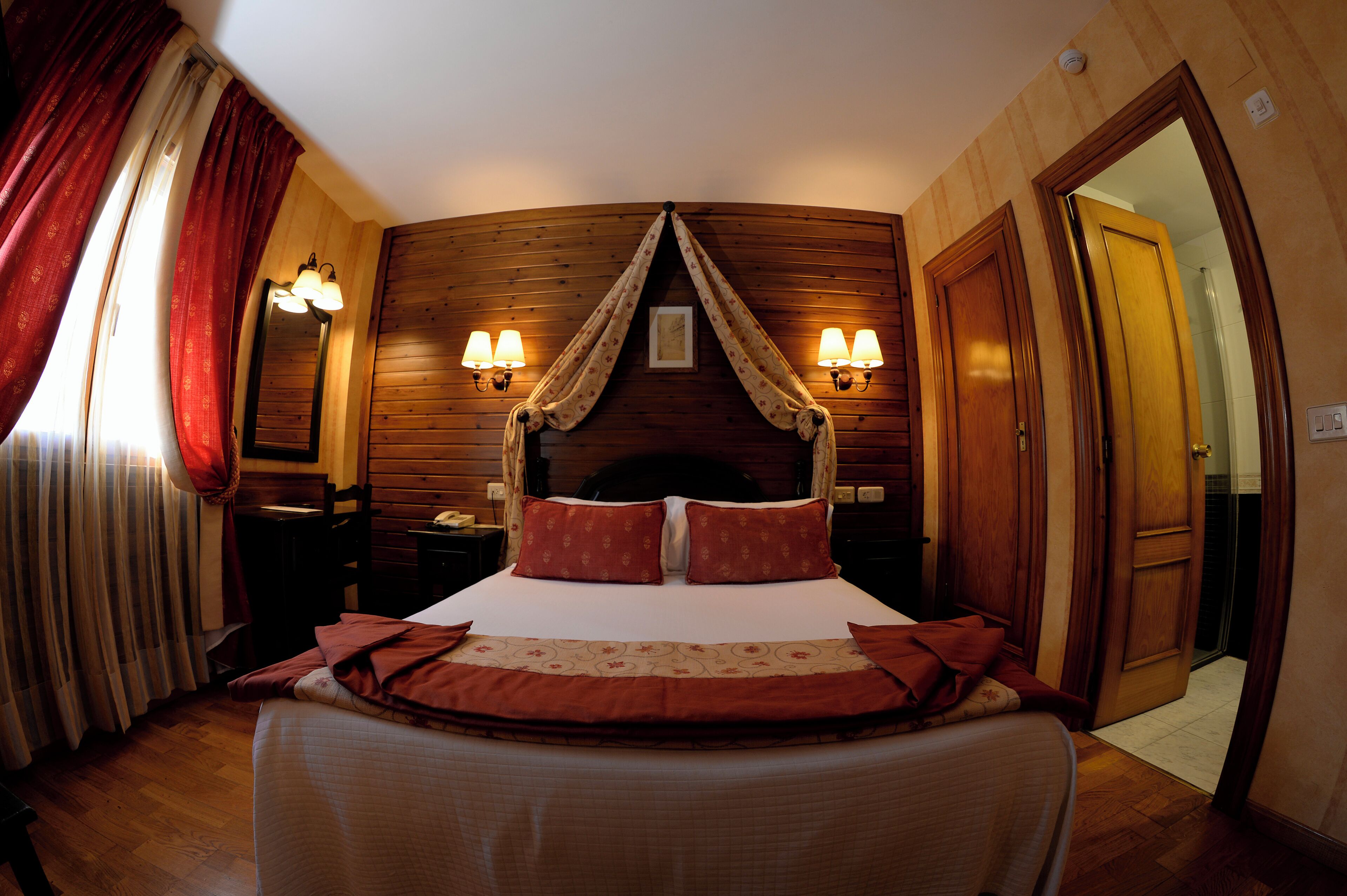 Single Room | Free WiFi, bed sheets