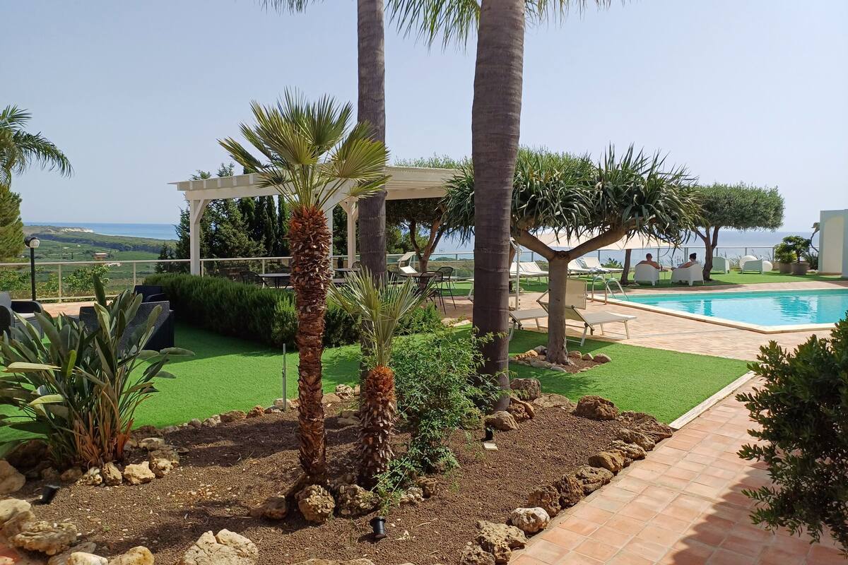 Family Cottage, 2 Bedrooms, Sea View | Garden view