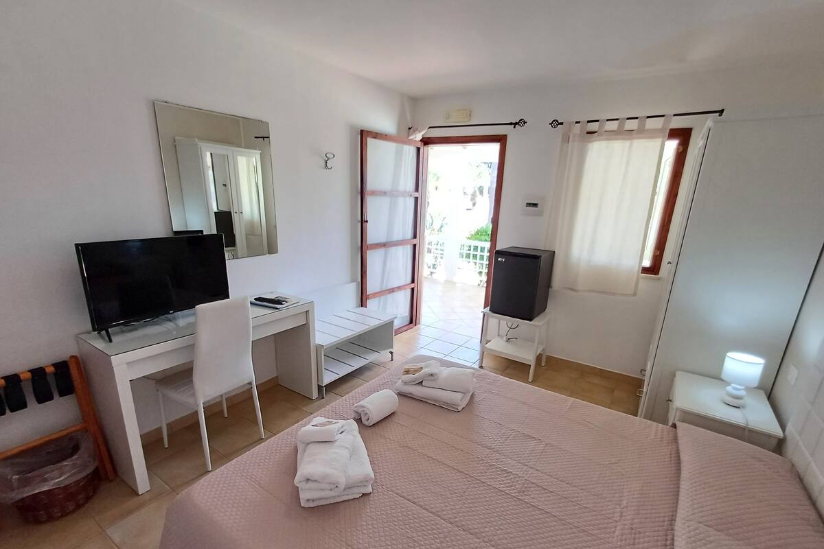 Basic Double Room, Sea View, Ground Floor