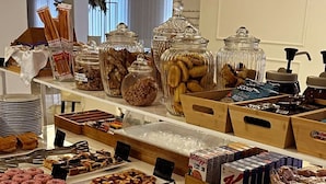 Breakfast buffet - Medea Resort (Bellona)