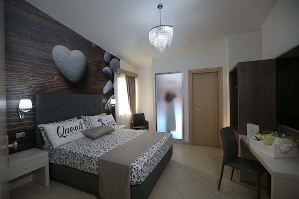 Junior Suite, 1 Bedroom, Private Bathroom, Mountainside | Minibar, in-room safe, desk, blackout drapes - Medea Resort (Bellona)